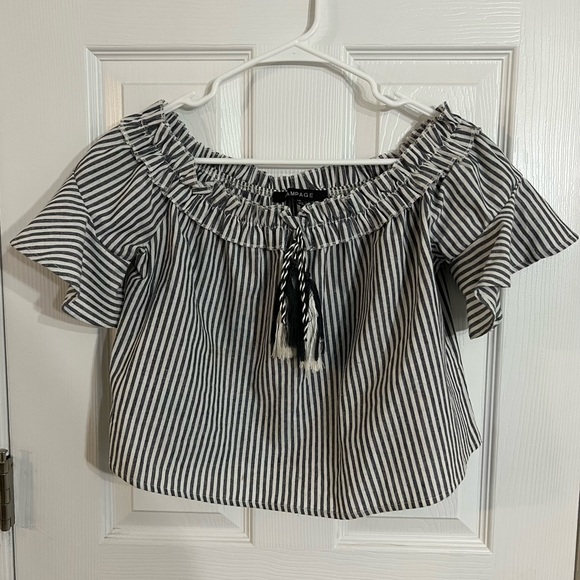 Rampage crop top off shoulder fringe detail striped size medium - Picture 2 of 9
